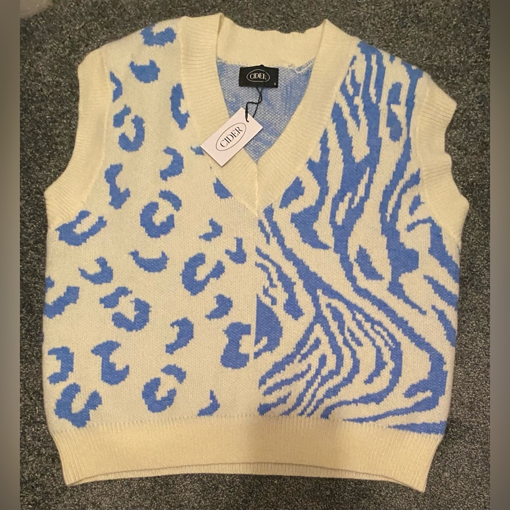 Cider oversized sweater vest with patterns!